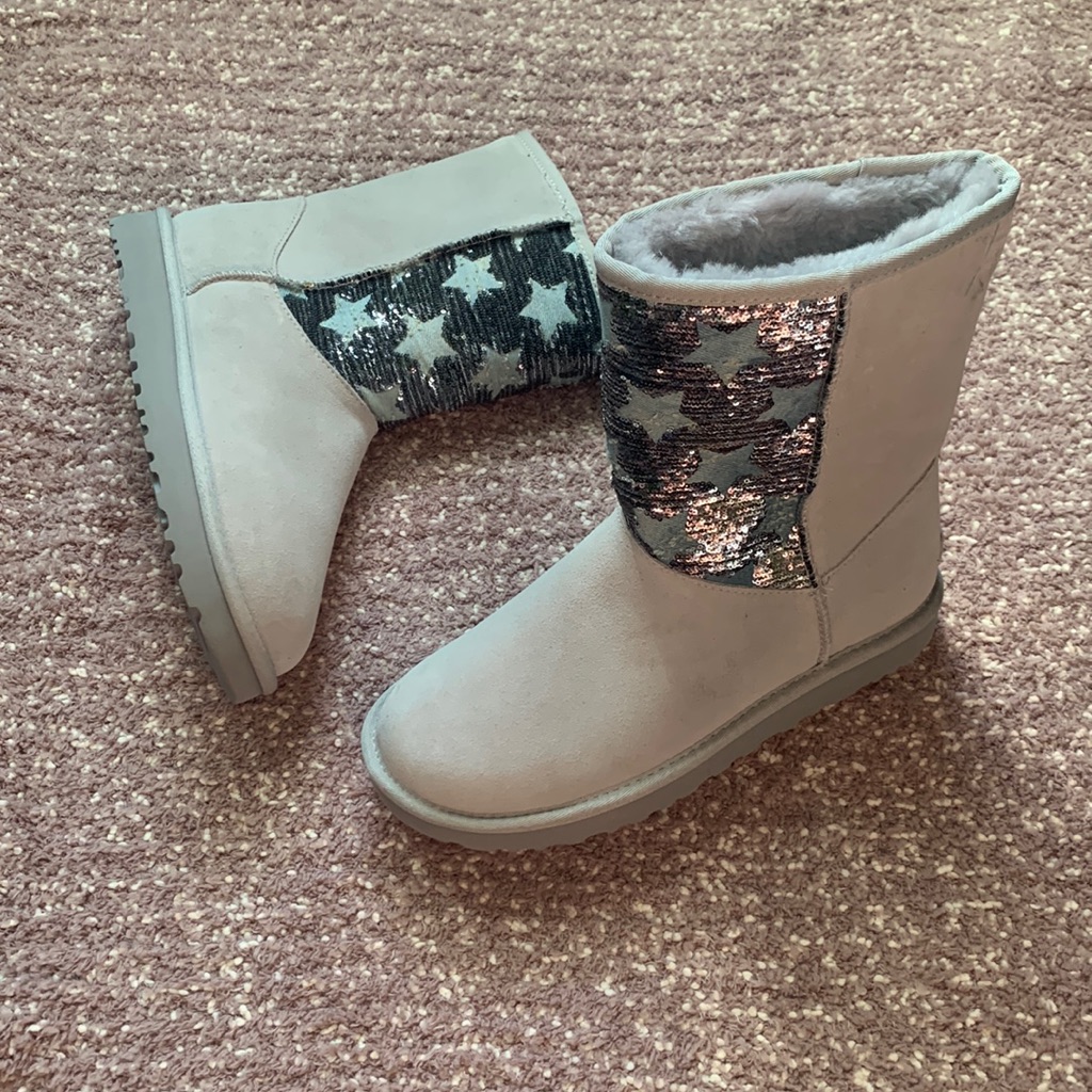Ugg Australia Grey Classic Short Sequins Stars Boots/Booties